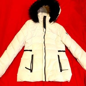 Guess Faux-Fur-Trim Hooded Puffer Coat